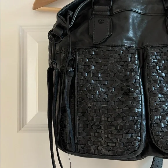 Elliott Lucca Stylish Black Leather Tote Bag - Picture 4 of 12